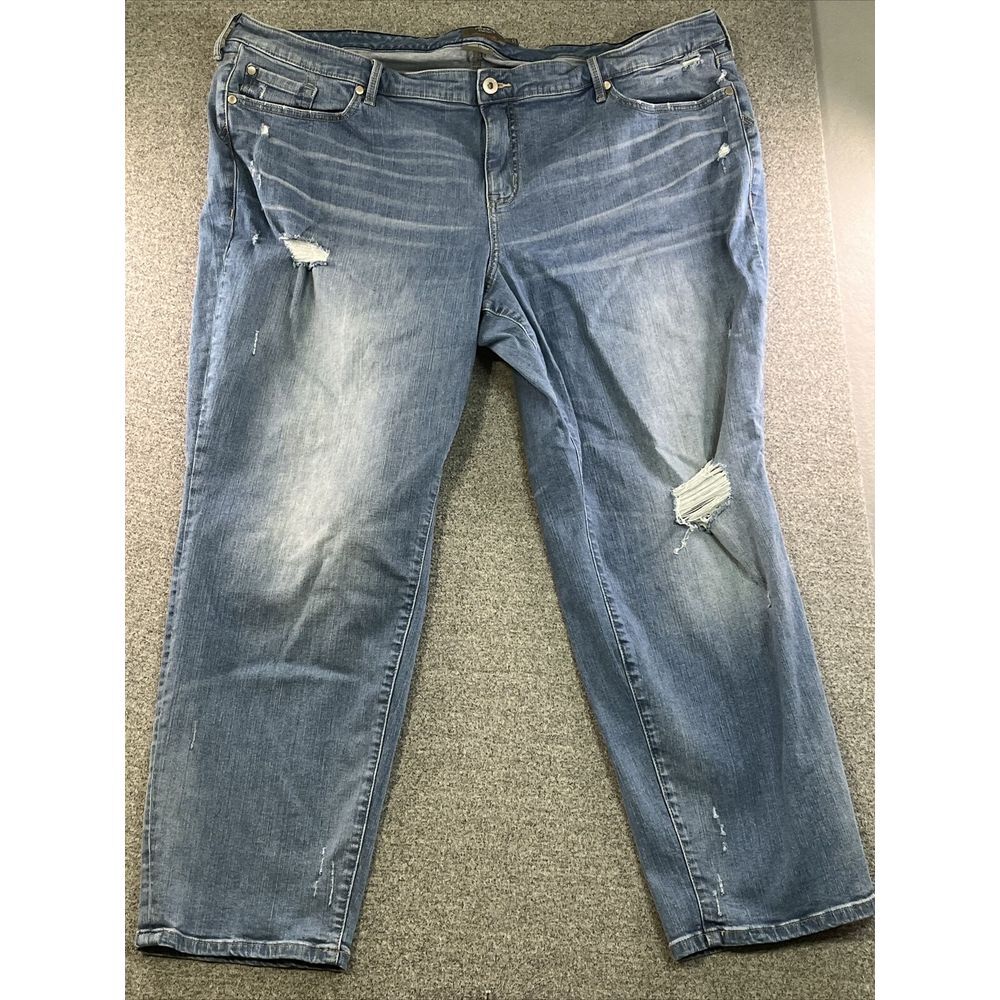 Torrid Jeans *Size‎ 28R* Boyfriend Straight Distressed Light Wash